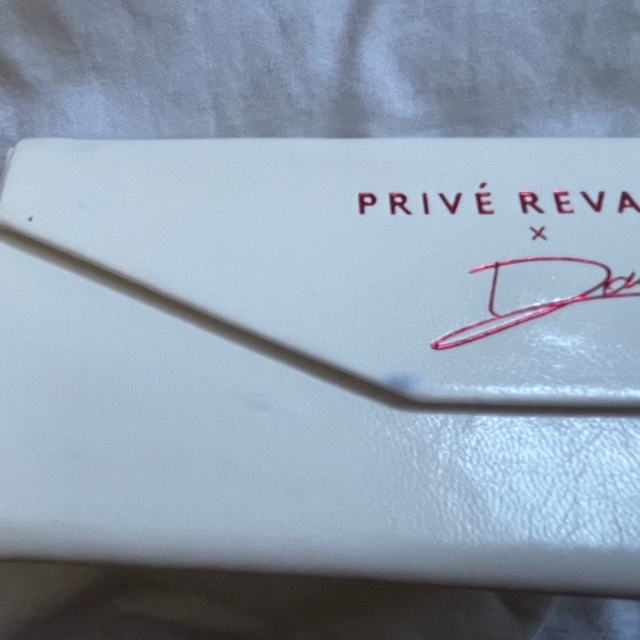 Privé Revaux Veronica Blue Light Blocking Glasses - Picture 3 of 9